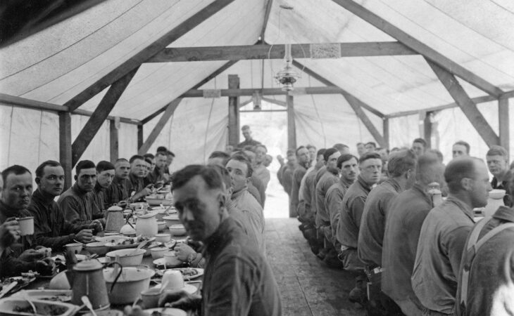 Overleven op blikvoer: Hoe het K- en C-rantsoen het veldleven van WOII-soldaten veranderde Image